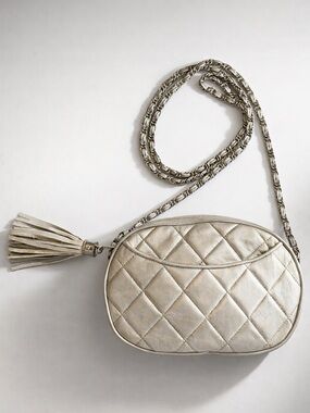 Jay Herbert VTG Quilted Lambskin Matte Silver Crossbody Bag, metal/leather chain